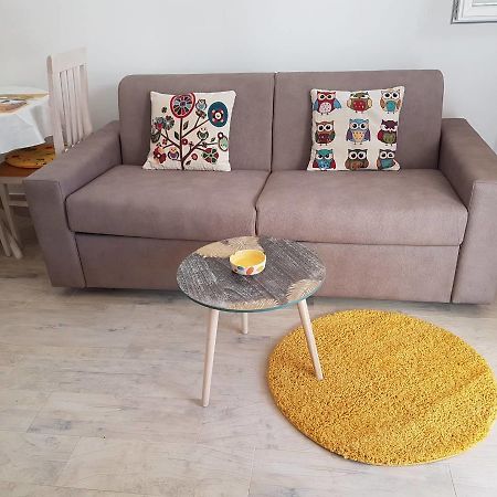 Studio Tivat Luaran gambar