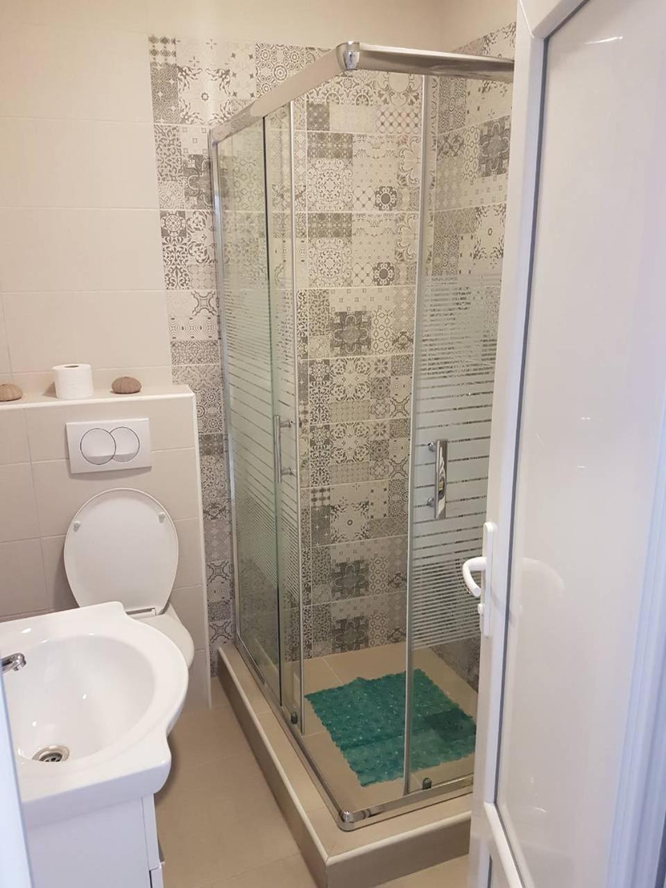 Studio Tivat Luaran gambar