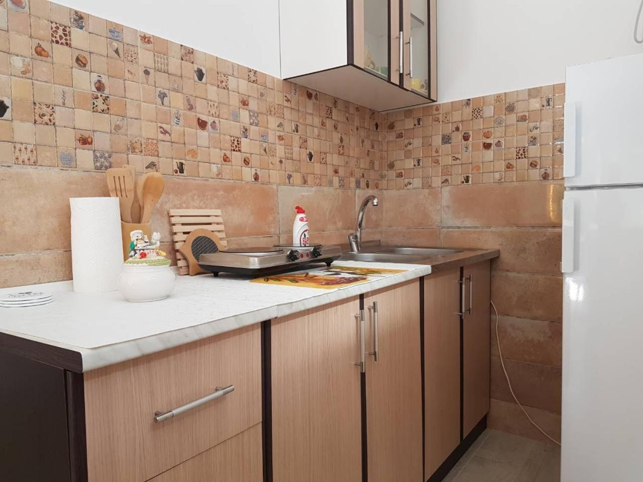 Studio Tivat Luaran gambar